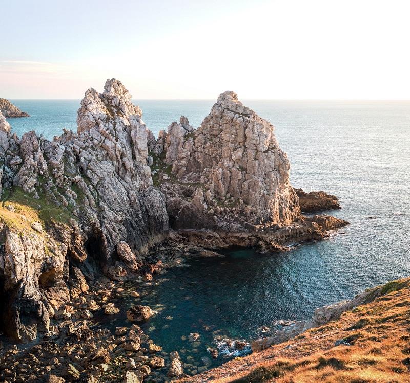 Découvrez les routes de Bretagne et les côtes sauvages avec Van Breton